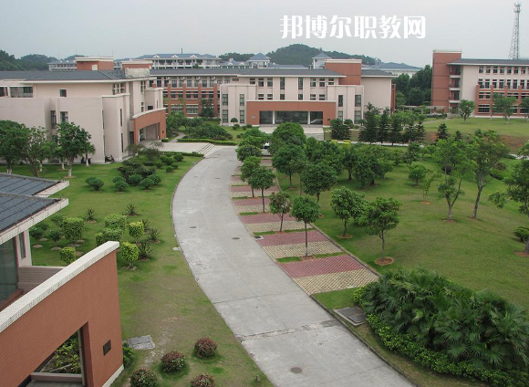 富寧縣民族職業(yè)高級(jí)中學(xué)2022年招生辦聯(lián)系電話