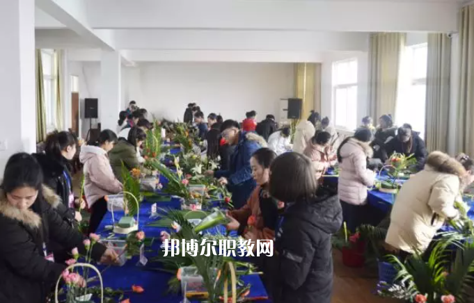 安徽省阜陽農(nóng)業(yè)學(xué)校2022年報名條件、招生要求、招生對象