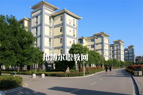 安徽亳州技師學(xué)院2022年報(bào)名條件、招生要求、招生對(duì)象