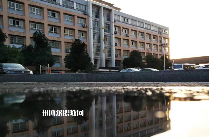 安徽紅十字會衛(wèi)生學校2022年報名條件、招生要求、招生對象