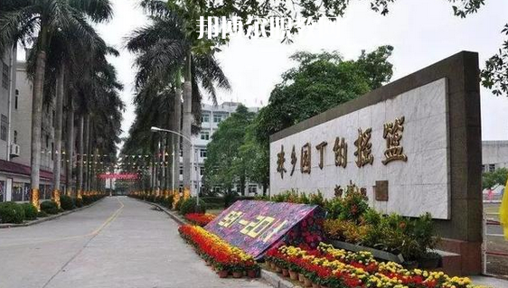 欽州合浦師范學(xué)校2022年報(bào)名條件、招生要求、招生對(duì)象