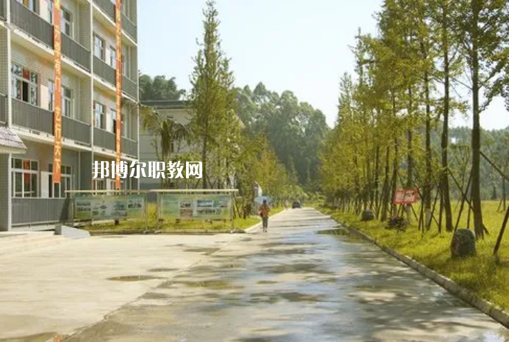 樂(lè)山嘉州衛(wèi)生職業(yè)學(xué)校怎么樣、好不好