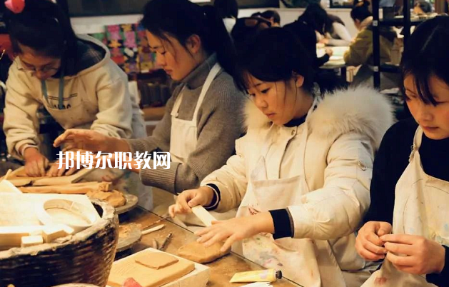 阜陽科學技術(shù)學校2022年學費、收費多少