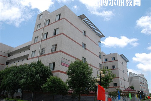 太湖職業(yè)技術(shù)學(xué)校2022年報名條件、招生要求、招生對象