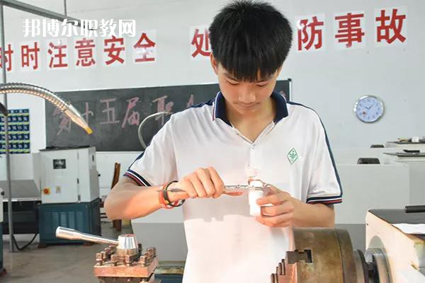 惠州惠城區(qū)技工學(xué)校2022年招生辦聯(lián)系電話(huà)