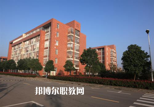安徽滁州技師學(xué)院2022年學(xué)費(fèi)、收費(fèi)多少