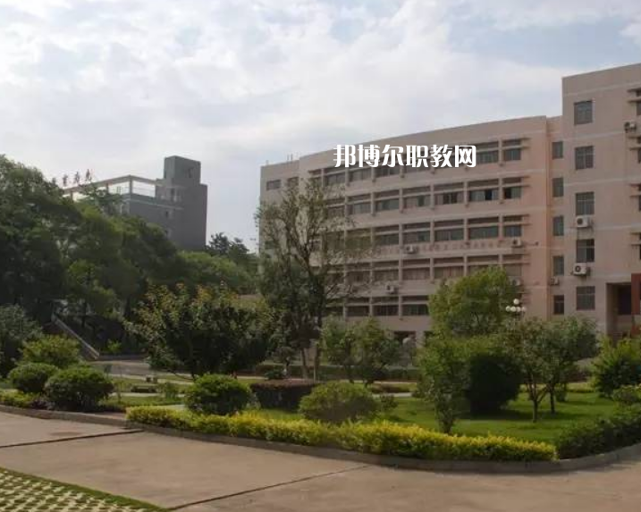 曲靖麒麟職業(yè)技術學校2022年招生簡章