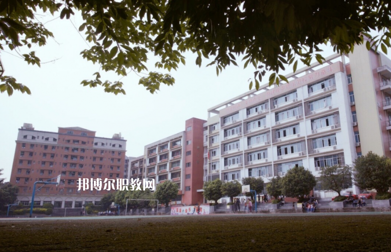 重慶工藝美術(shù)學校2022年招生錄取分數(shù)線