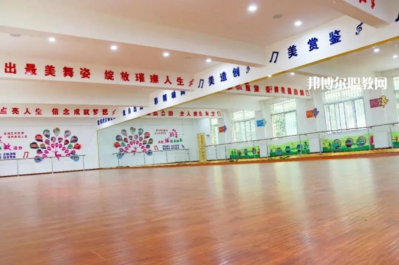 宜賓敘州區(qū)柳嘉職業(yè)技術(shù)學(xué)校2022年報名條件、招生要求、招生對象