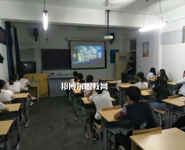 石家莊經(jīng)貿(mào)學(xué)校2022年報(bào)名條件、招生要求、招生對(duì)象