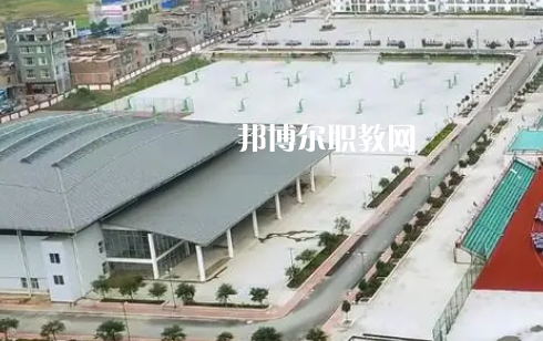 紫云苗族布依族自治民族職業(yè)技術(shù)中學(xué)2022年報名條件、招生要求、招生對象