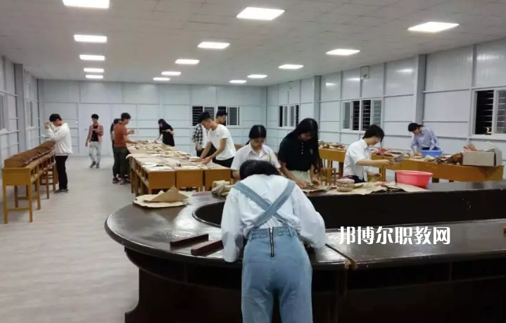 汕頭中醫(yī)藥技工學(xué)校2022年報名條件、招生要求、招生對象 