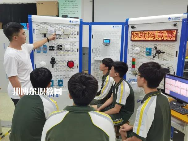 東莞商業(yè)學校2022年學費、收費多少