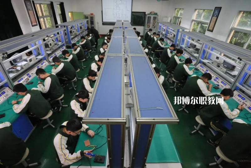 東莞商業(yè)學(xué)校2022年報(bào)名條件、招生要求、招生對(duì)象