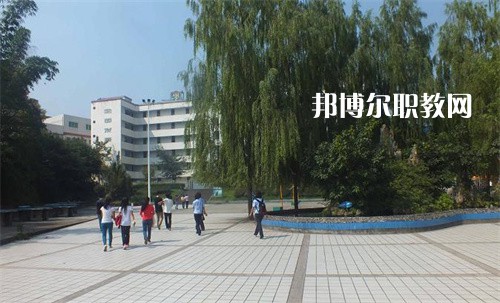 大理衛(wèi)生學(xué)校2022年學(xué)費(fèi)、收費(fèi)多少