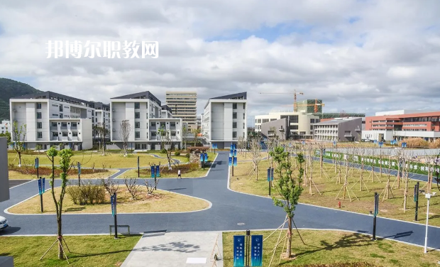 玉溪工業(yè)財(cái)貿(mào)學(xué)校2022年報(bào)名條件、招生要求、招生對(duì)象