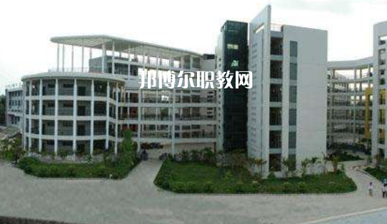成都中醫(yī)藥大學(xué)附屬學(xué)校龍泉校區(qū)怎么樣、好不好