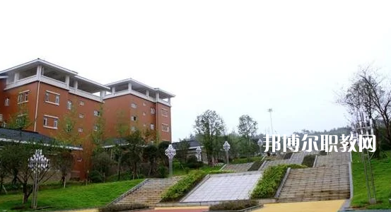 廣東新興中藥學(xué)校2022年報(bào)名條件、招生要求、招生對(duì)象