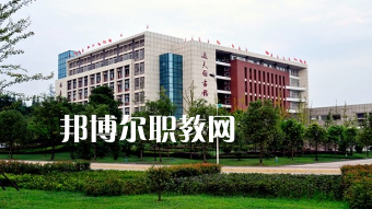西南醫(yī)科大學(xué)護(hù)理學(xué)院附屬衛(wèi)生學(xué)校2022年報(bào)名條件、招生要求、招生對(duì)象