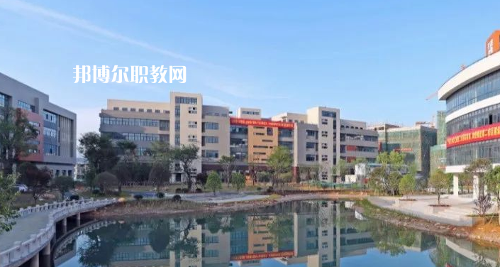 黔東南技師學(xué)院2022年報(bào)名條件、招生要求、招生對(duì)象