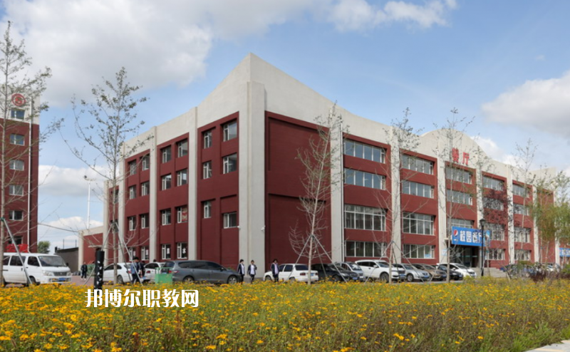 吉林省四平衛(wèi)生學(xué)校2022年招生辦聯(lián)系電話(huà)