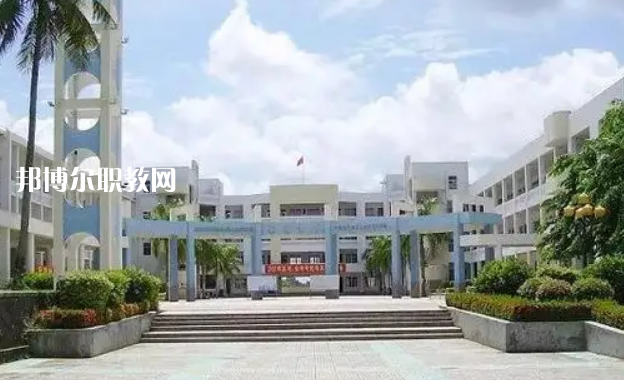 海南農(nóng)墾衛(wèi)生學(xué)校2022年報名條件、招生要求、招生對象