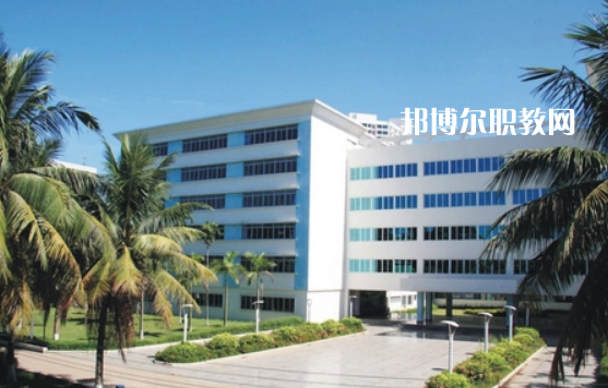 海南省衛(wèi)生學(xué)校2022年報(bào)名條件、招生要求、招生對(duì)象