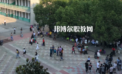 老河口職業(yè)技術(shù)學(xué)校2022年報(bào)名條件、招生要求、招生對(duì)象