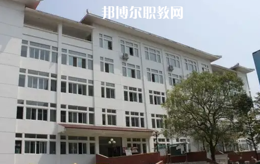 恩施衛(wèi)生學(xué)校2022年報名條件、招生要求、招生對象