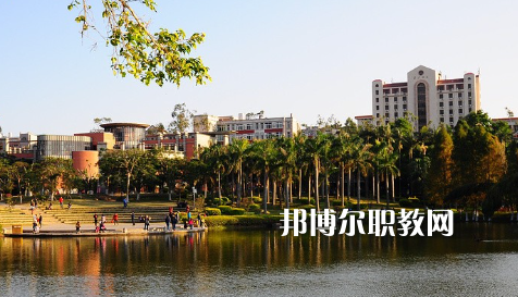 湖北東風(fēng)汽車技師學(xué)院2022年報(bào)名條件、招生要求、招生對象