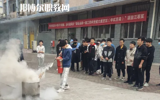 華中信息商務(wù)技工學(xué)校2022年報(bào)名條件、招生要求、招生對(duì)象
