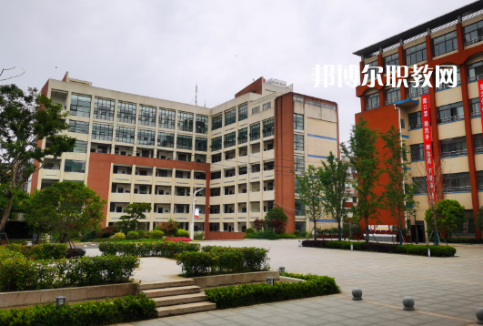 武漢石牌嶺高級職業(yè)中學2022年怎么樣、好不好