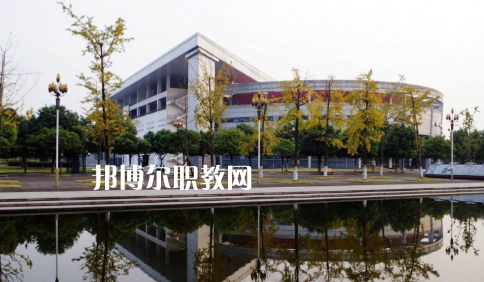 武漢供銷商業(yè)學校2022年報名條件、招生要求、招生對象