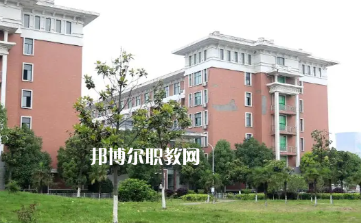 湖北機(jī)械工業(yè)學(xué)校2022年報名條件、招生要求、招生對象