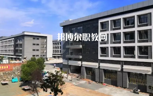 鄖西職業(yè)技術(shù)學(xué)校2022年報名條件、招生要求、招生對象