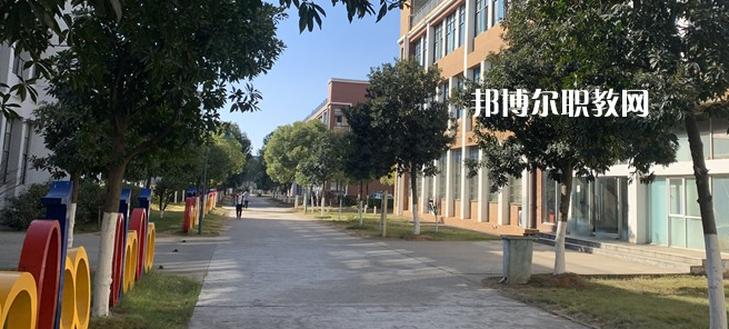 南昌智遠(yuǎn)技工學(xué)校2023年報(bào)名條件、招生要求、招生對象