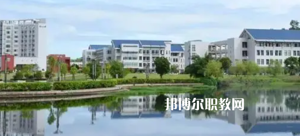 福建高職?？圃盒Ｅ琶?9強(qiáng)
