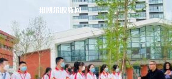 成都職業(yè)技術(shù)學(xué)校2023年報名條件、招生要求、招生對象