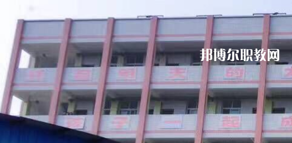 威遠(yuǎn)縣聯(lián)想職業(yè)技術(shù)學(xué)校2023年報(bào)名條件、招生要求、招生對(duì)象