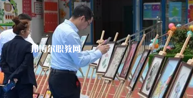 汶川縣特殊教育學(xué)校地址在哪里，哪個地區(qū)，哪個城市?