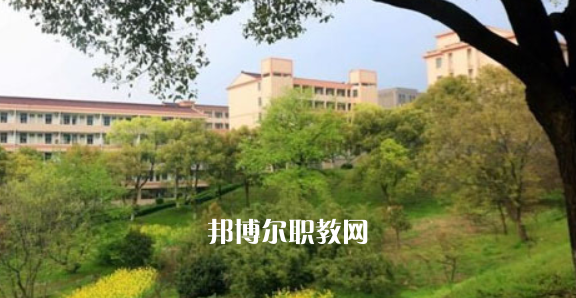 江蘇省宜興中等專業(yè)學(xué)校地址在哪里，哪個(gè)地區(qū)，哪個(gè)城市?