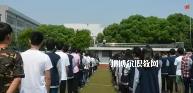 江蘇省錫山中等專業(yè)學(xué)校地址在哪里，哪個(gè)地區(qū)，哪個(gè)城市?