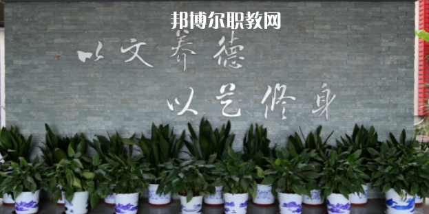 張家港市舞蹈學(xué)校地址在哪里，哪個(gè)地區(qū)，哪個(gè)城市?