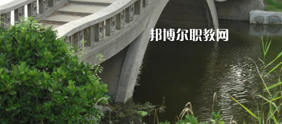 淮安市洪澤區(qū)技工學校地址在哪里，哪個地區(qū)，哪個城市?