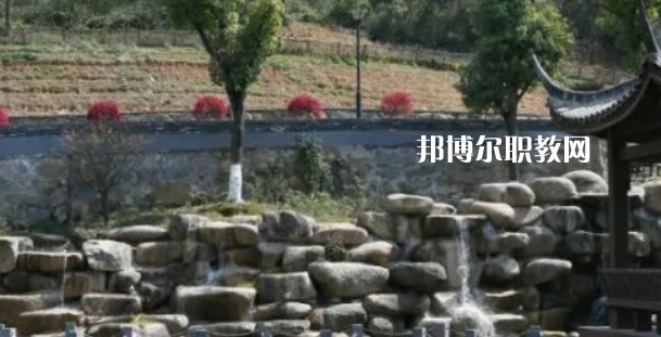 杭州市富陽區(qū)職業(yè)高級中學(xué)地址在哪里，哪個地區(qū)，哪個城市?