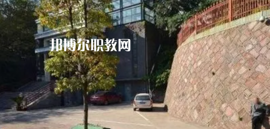 金華藝術(shù)學(xué)校地址在哪里，哪個(gè)地區(qū)，哪個(gè)城市?