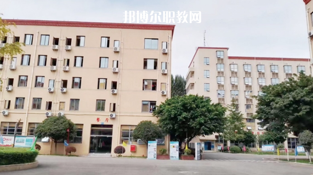 四川科華高級技工學(xué)校醫(yī)藥衛(wèi)生類對口高考班地址在哪里，哪個地區(qū)，哪個城市?