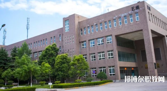 西安技師學(xué)院地址，乘車路線