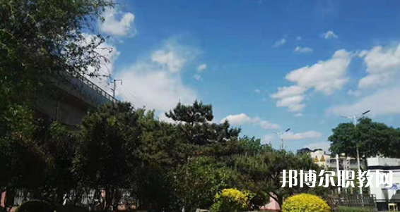 唐山市豐南區(qū)中等專業(yè)學校地址，乘車路線