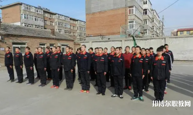 張家口靚典中等職業(yè)學(xué)校地址，乘車路線